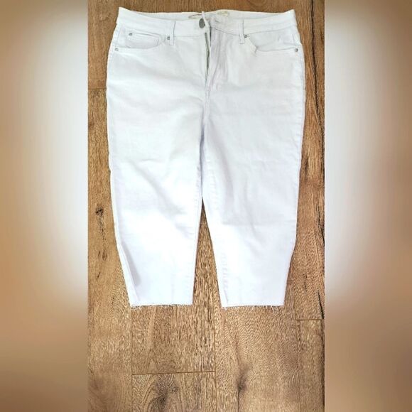 NEW WOMEN'S CAPRI PANTS SEVEN 7 WHITE COLOR SIZE 14 STRETCH. - Picture 3 of 4